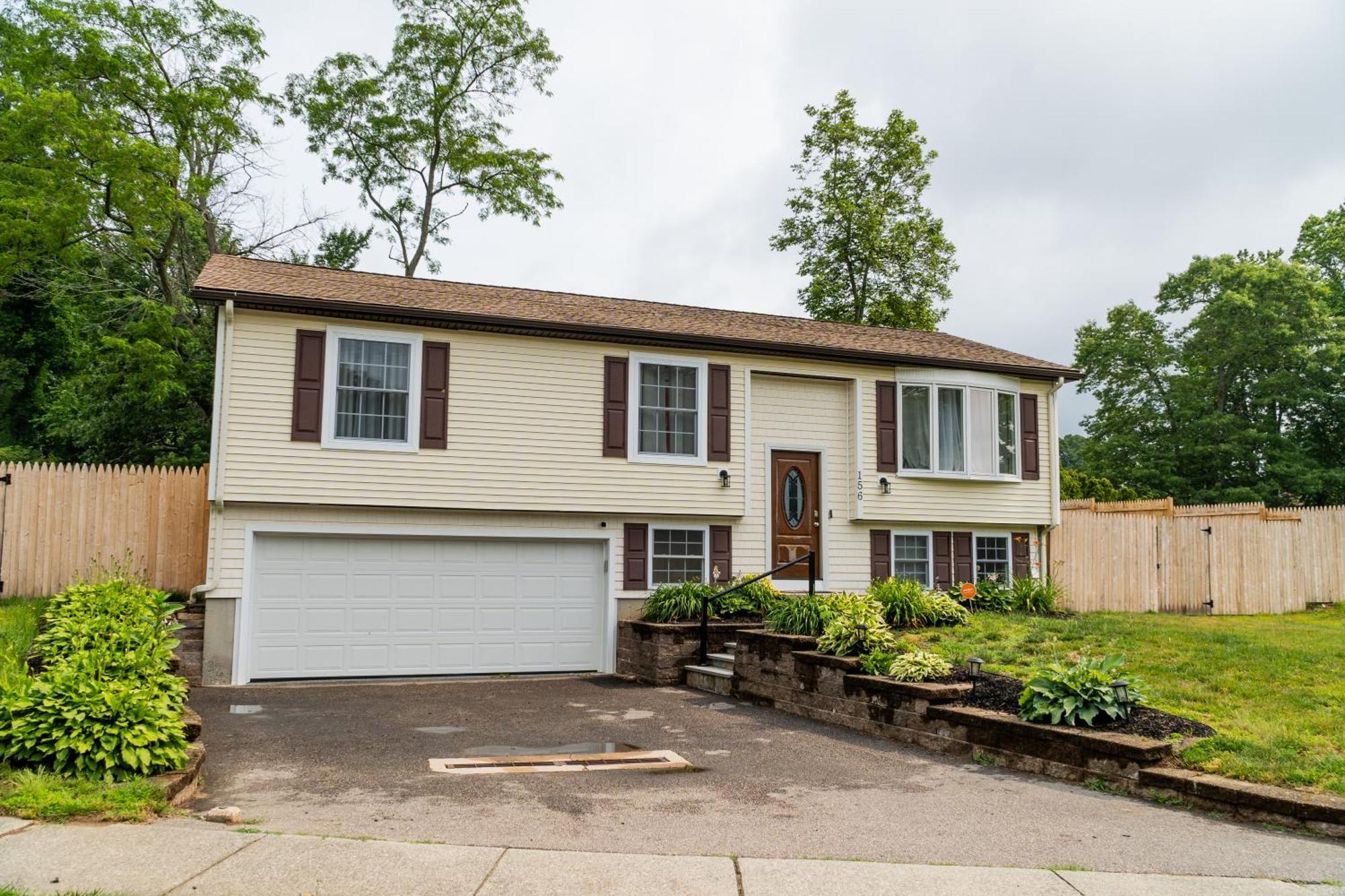 New! Updated Mystic Home W/ Sauna, Hot Tub & Deck מראה חיצוני תמונה